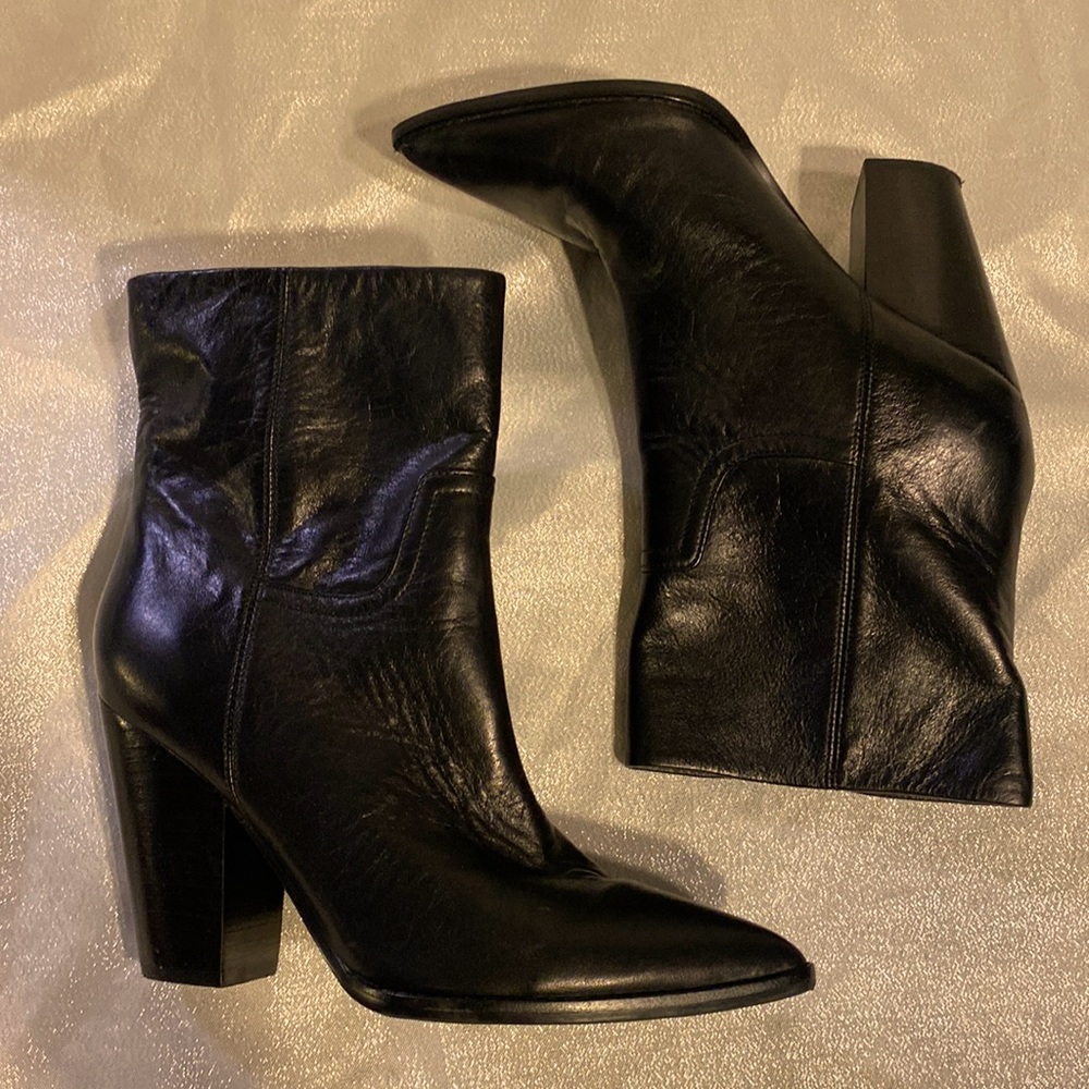 MARC FISHER Bootie 7